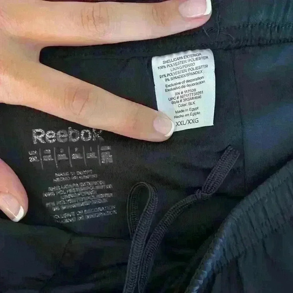 Reebok Men's shorts Black with inside tie waist zippered pocket in back Size XXL - Picture 4 of 5